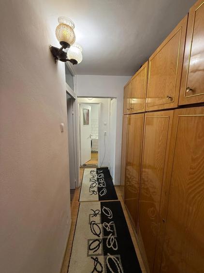 Apartament cu 3 camere decomandat în Păcurari
