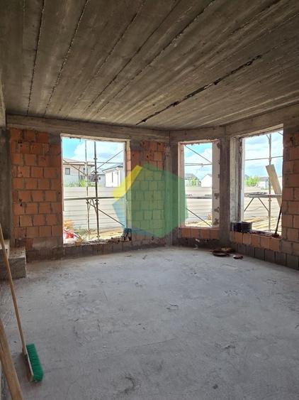 Duplex cu 3 camere cu Canalizare în Odăi