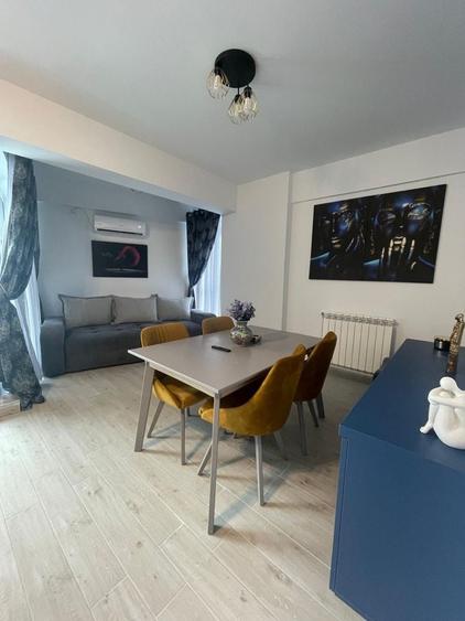 Apartament cu 2 camere decomandat în Central