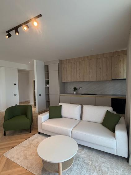 Apartament cu 3 camere decomandat în Pipera