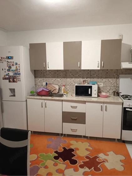 Casă cu 5 camere cu Teren 750 Mp în Golești (Ștefănești)
