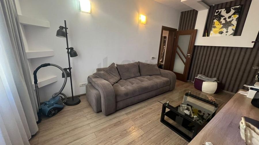 Apartament cu 2 camere decomandat în Barbu Văcărescu