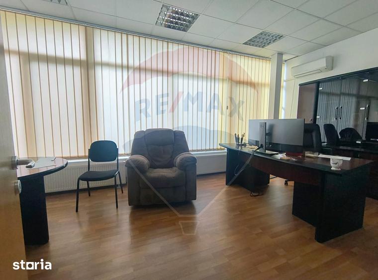 Spațiu comercial, de 1,325 mp, în Industriilor