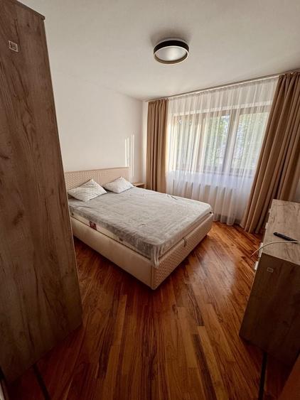 Apartament cu 4 camere decomandat în Aleea Trandafirilor
