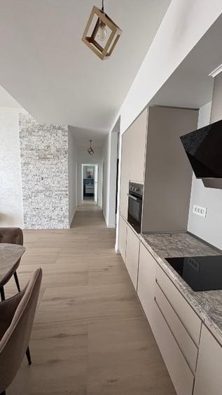 Apartament cu 3 camere decomandat, mobilat în Faleza Nord