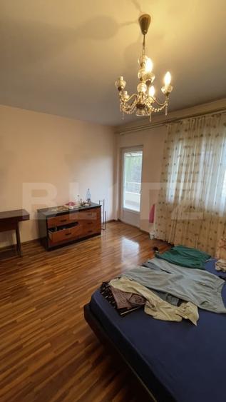 Casă individuală cu 6 camere cu Canalizare în Craiovei