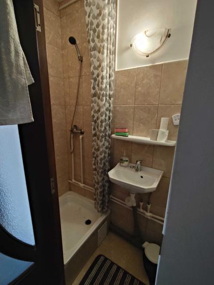 Garsonieră decomandată în Central