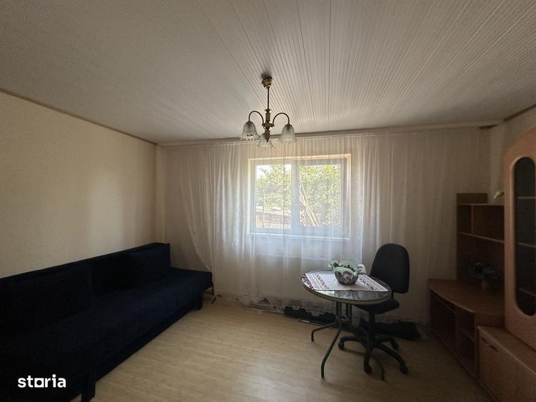 Casă cu 4 camere în Cornești