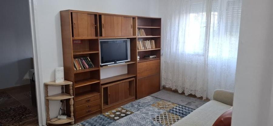 Apartament cu 2 camere nedecomandat în Sânmartin