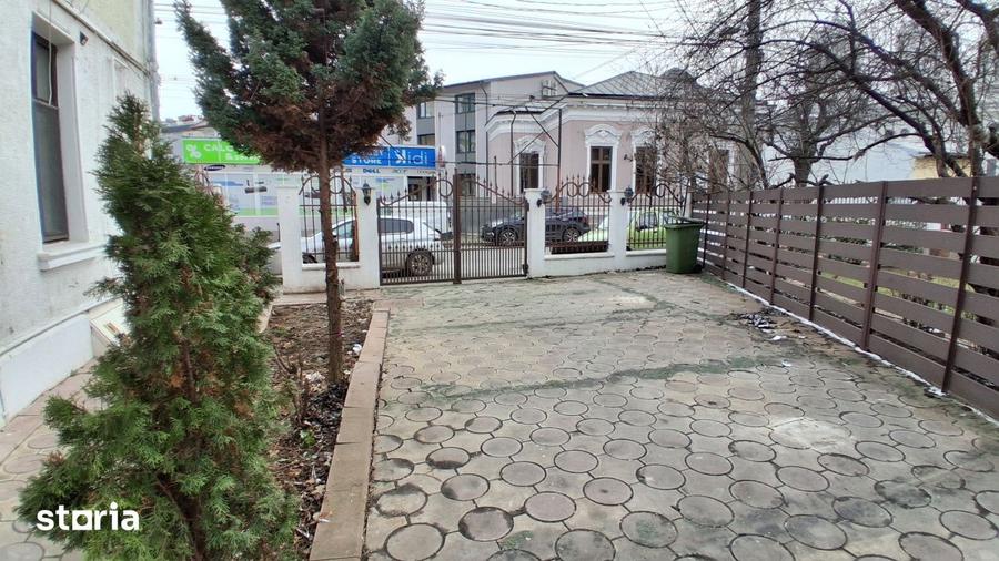 Spațiu comercial, de 100 mp, în Ultracentral