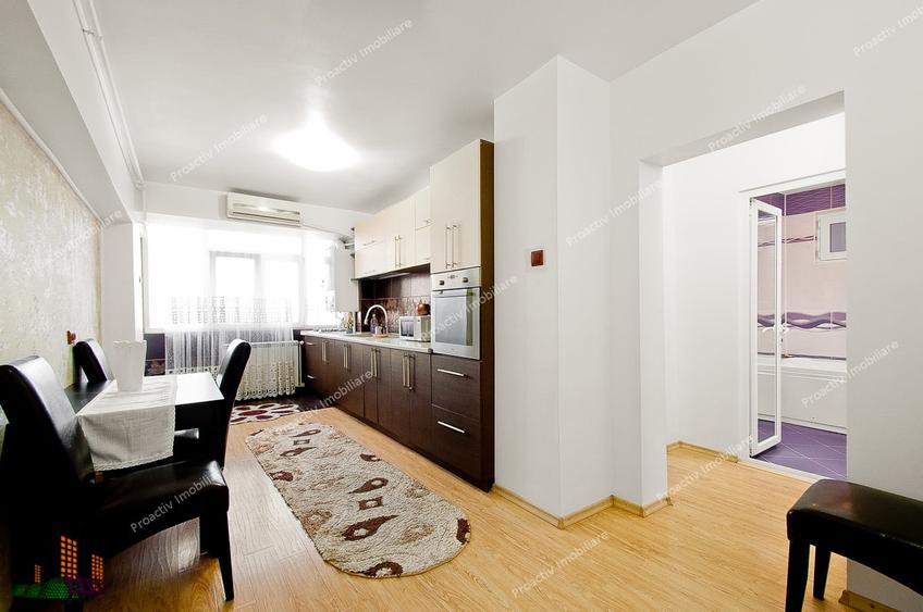 Apartament cu 2 camere decomandat în Micro 18