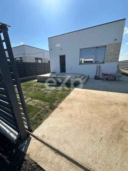 Casă individuală cu 3 camere cu Teren 250 Mp în Clinceni