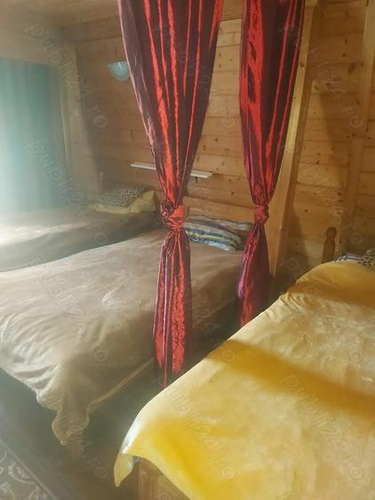 Casă cu 6 camere cu Teren 1350 Mp în Vale