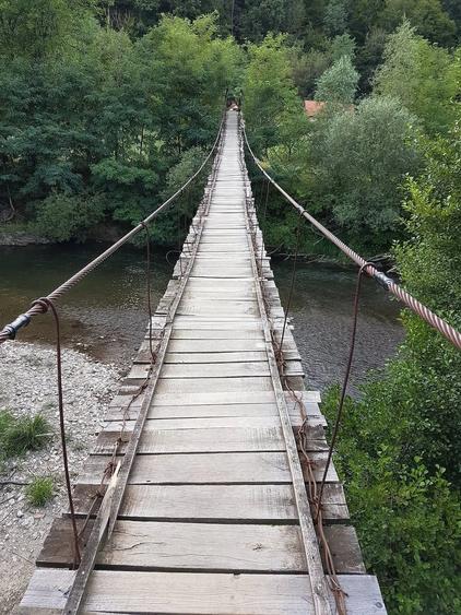 Teren de 1950 mp, în Sasca Română