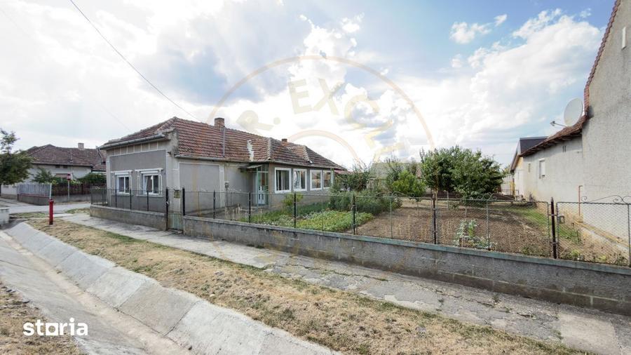 Casă cu 4 camere cu Teren 1005 Mp în Căpleni