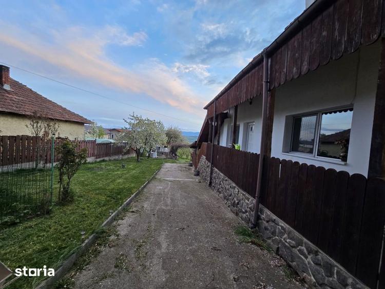 Casă cu 5 camere cu Canalizare în Dâmbul Rotund
