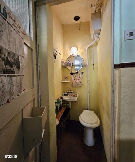 Apartament cu 4 camere semidecomandat în Central