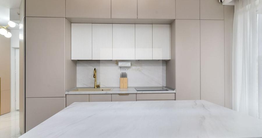 Apartament cu 3 camere semidecomandat, mobilat în Mărăști