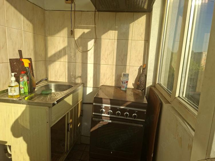 Apartament cu 2 camere decomandat, mobilat în Rovine