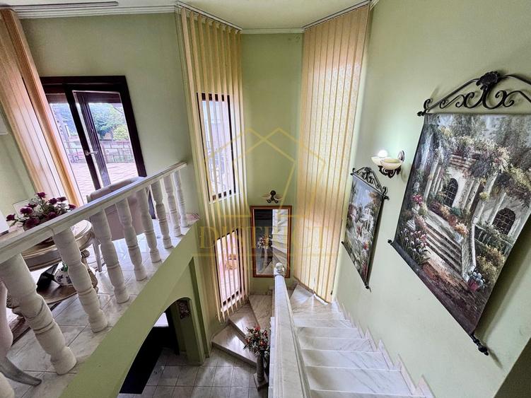 Casă individuală cu 13 camere cu Canalizare în Iosefin
