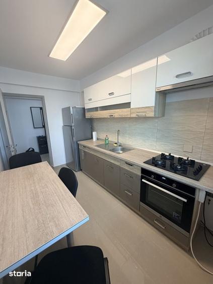 Apartament cu 3 camere semidecomandat în Pielești