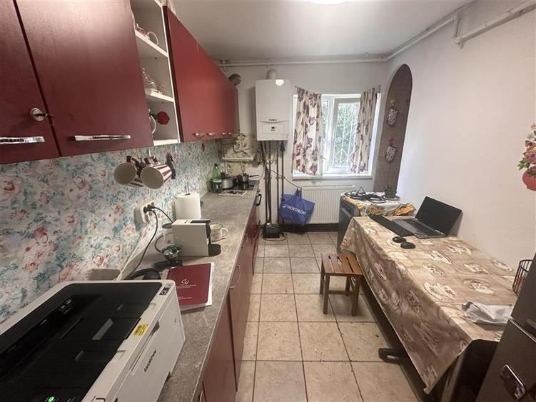 Decomandat, 53 mp cu centrala propie linga Generala 30 - 11