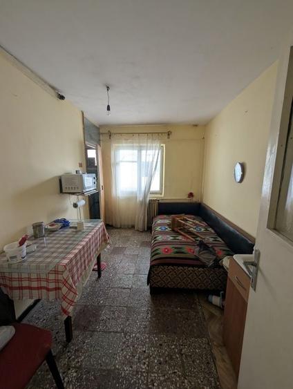 Apartament cu 2 camere decomandat în Exterior Vest