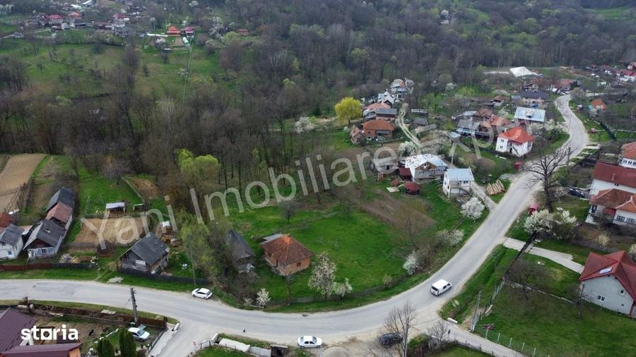 Casă cu 2 camere cu Teren 5800 Mp în Valea Danului