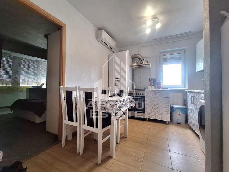 Apartament cu 3 camere decomandat, mobilat în Central