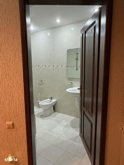 Casă cu 5 camere cu Teren 794 Mp în Mihail Kogălniceanu