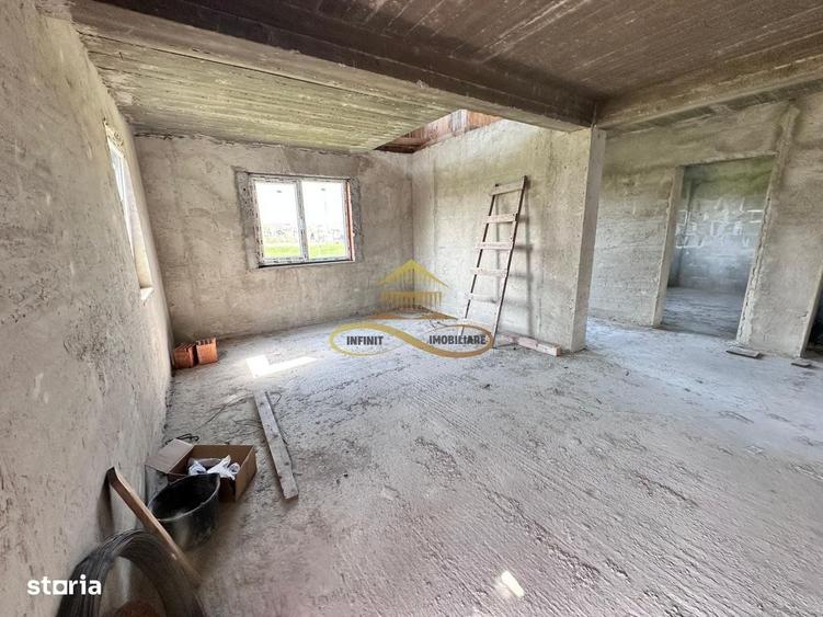 Casă cu 3 camere în Siretu