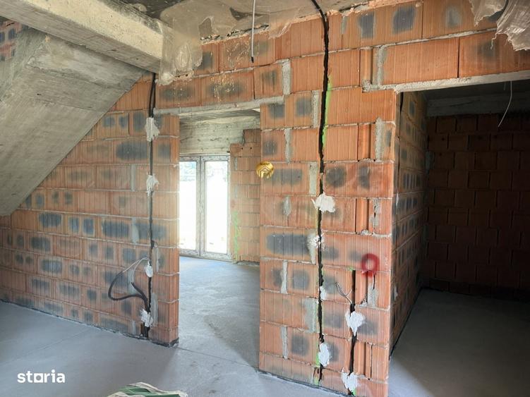 Casă cu 4 camere cu Teren 350 Mp în Central