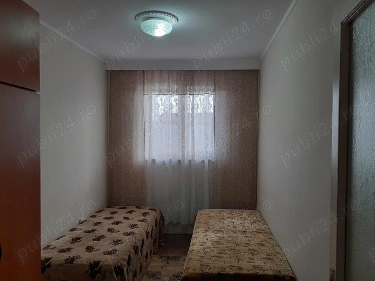 Apartament cu 3 camere semidecomandat în Hipodrom