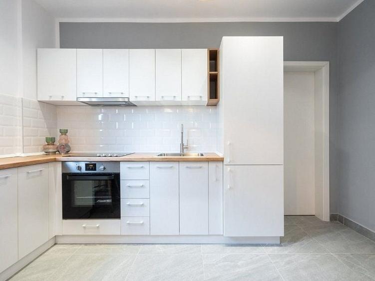 Apartament cu 2 camere decomandat, mobilat în Romană