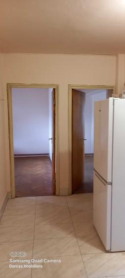 Apartament cu 4 camere decomandat în Popoveni