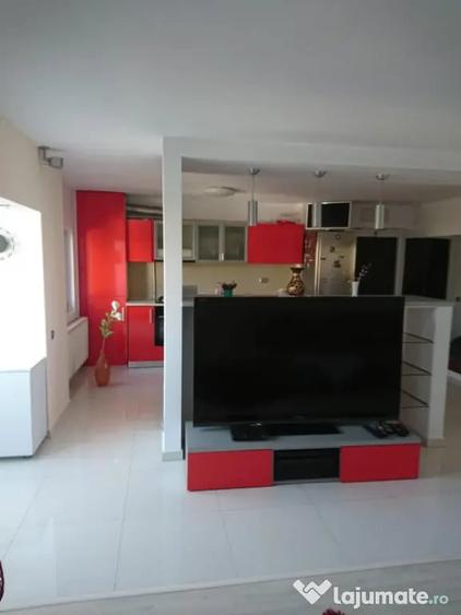Apartament cu 3 camere decomandat, mobilat în George Enescu