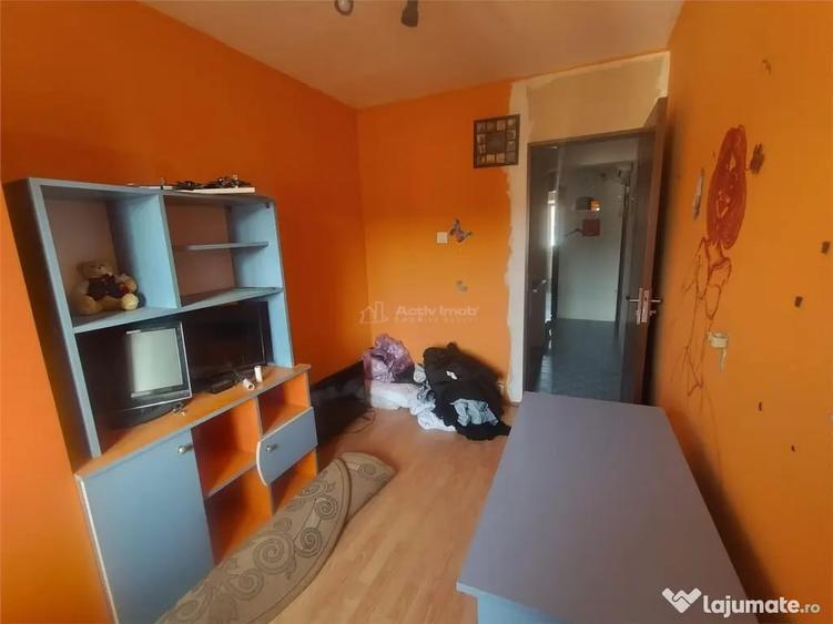 Apartament cu 3 camere decomandat în Caransebeș