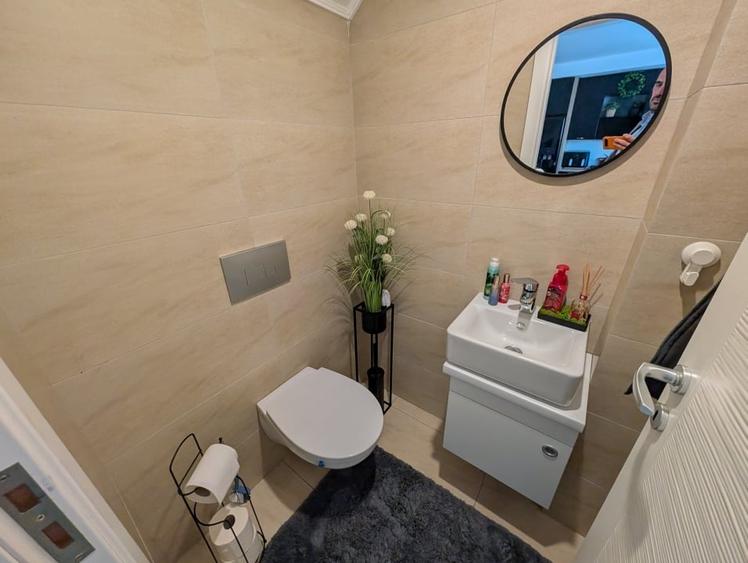 Casă individuală cu 4 camere cu Canalizare în Crețuleasca