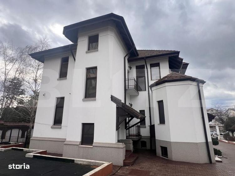 Casă cu 4 camere cu Teren 1300 Mp în Central