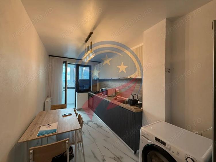 Apartament cu 4 camere semidecomandat, mobilat în Ultracentral