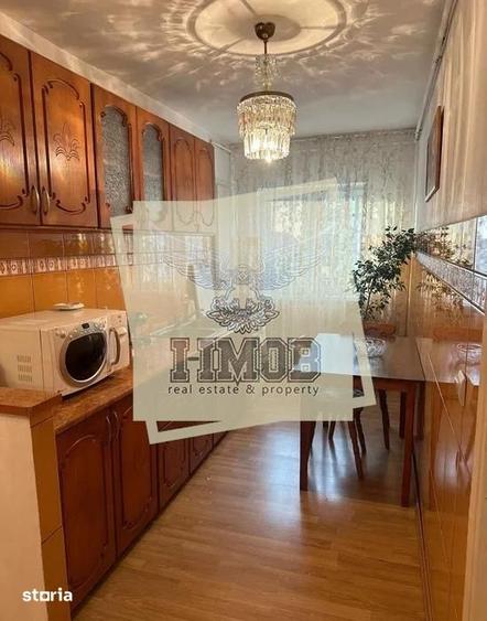 Apartament cu 3 camere, mobilat în Vasile Aaron