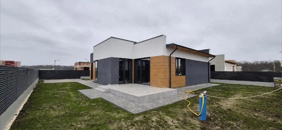 Casă cu 4 camere cu Teren 500 Mp în Balotești