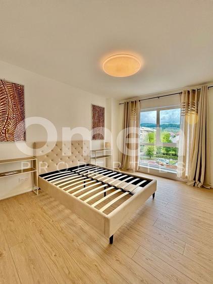 Apartament cu 3 camere decomandat, mobilat în Central