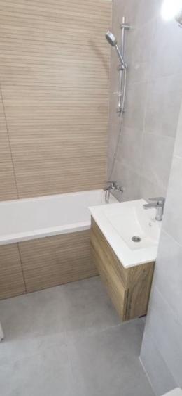 Apartament cu 2 camere semidecomandat în Craiovei