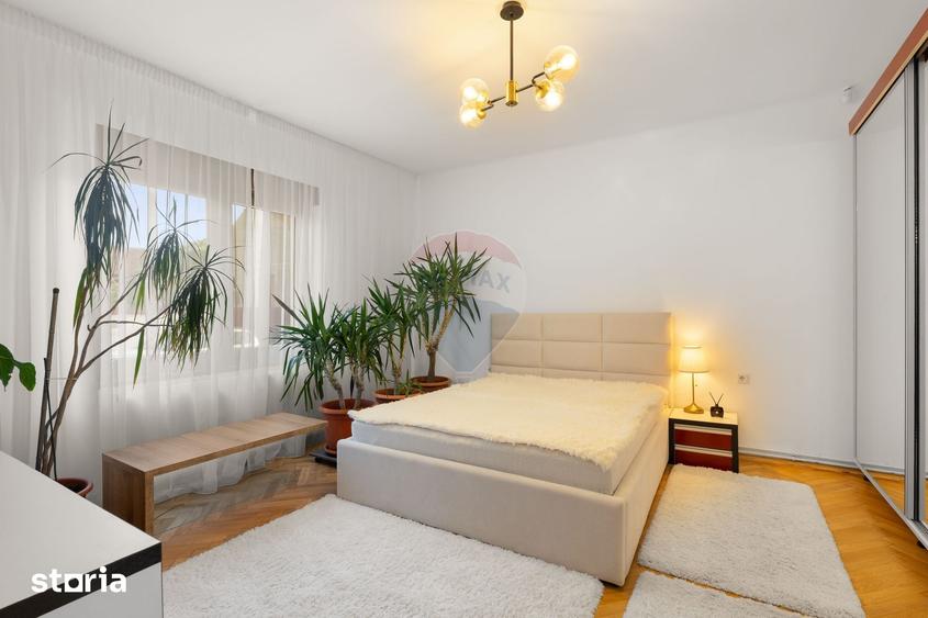 Casă cu 5 camere cu Teren 1085 Mp în Aradul Nou