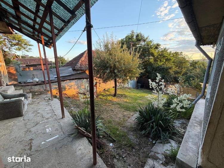 Casă cu 4 camere cu Teren 592 Mp în Tătărani