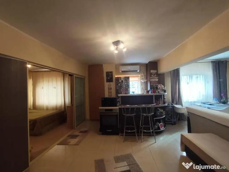 Apartament cu 2 camere decomandat în Central