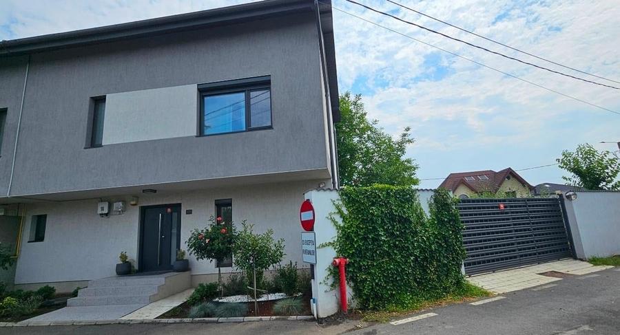 Duplex cu 5 camere cu Canalizare în Odăi