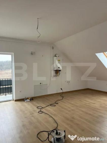 Apartament cu 2 camere semidecomandat în Livezeni