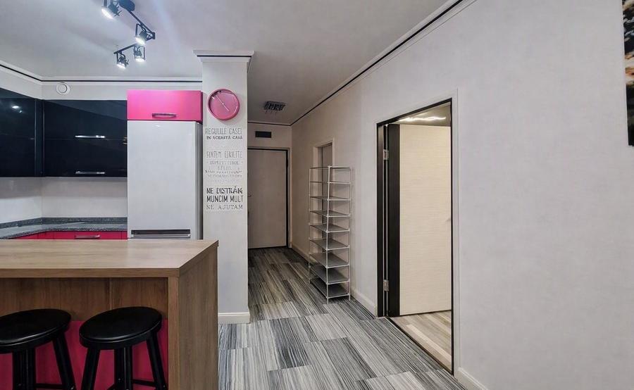 Apartament cu 2 camere semidecomandat, mobilat în Central